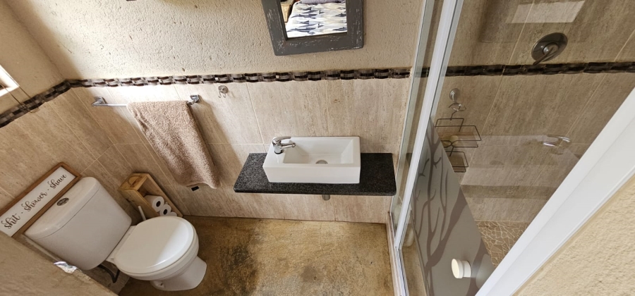 5 Bedroom Property for Sale in Mooinooi North West